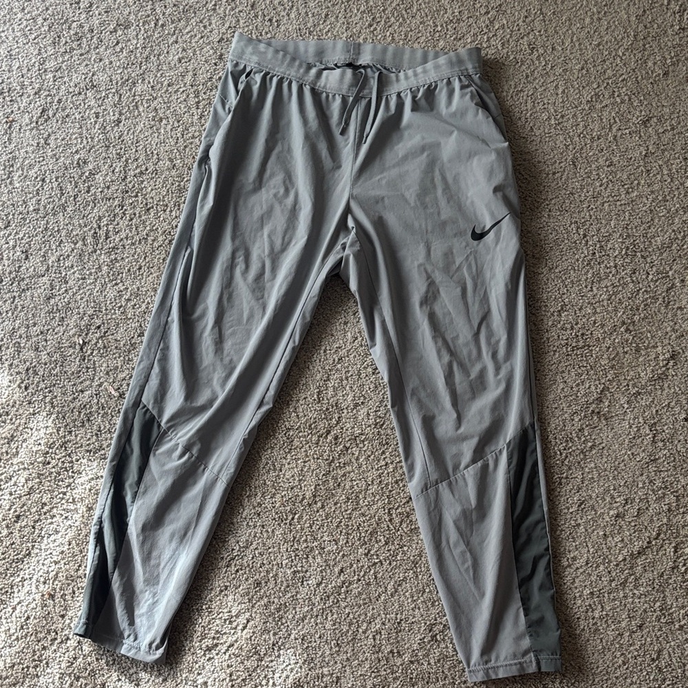 Nike Men's Gray Joggers with Black Accents
